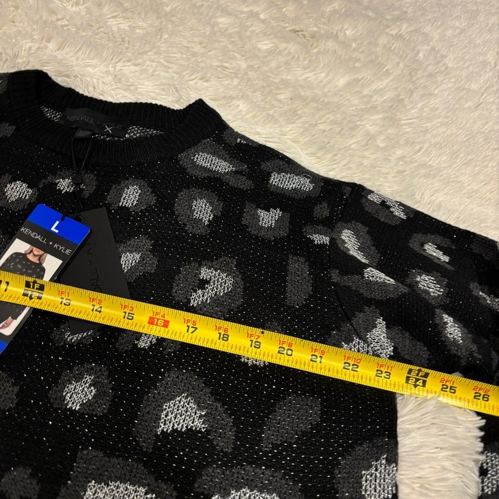 Kendall + Kylie Leopard Print Sweater Black/Silver/Grey Sz Large Nwt — image 7 of 8